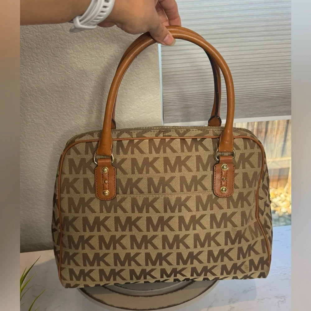 Michael Kors MK Signature Logo Canvas Satchel‎ Shoulder Bag Tan / Brown Monogram - Picture 5 of 9